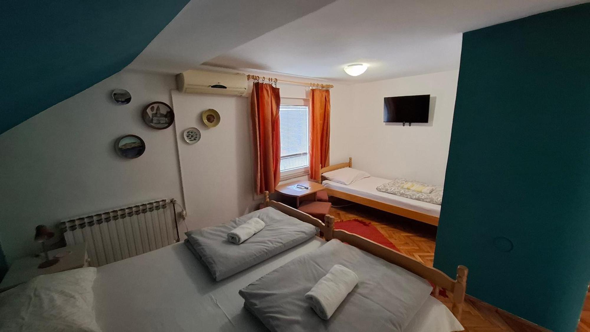 Aventurin Rooms スルニュ 部屋 写真